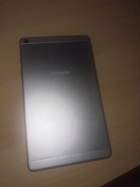 Samsung Silver Tablet - Metallic Back Panel